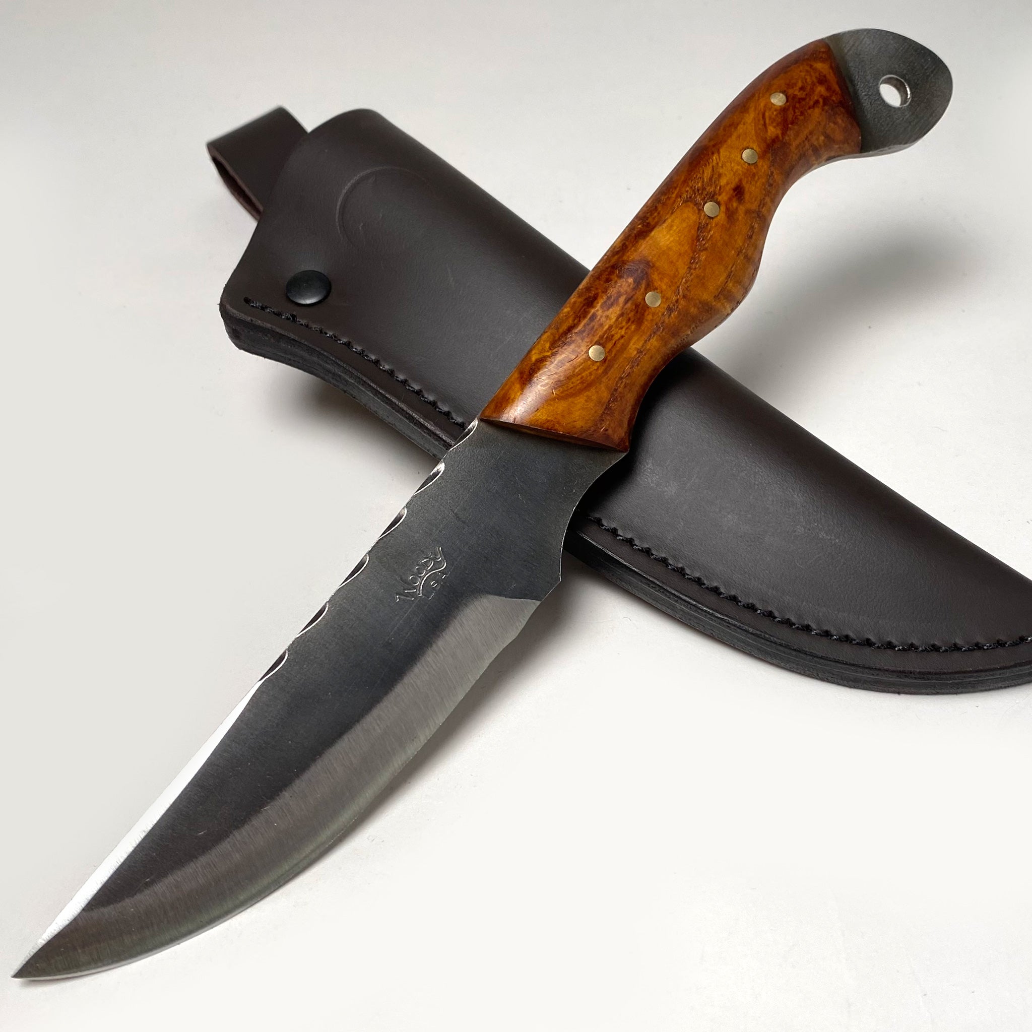 White Skunk Camp Knife – Woody Brand Knives